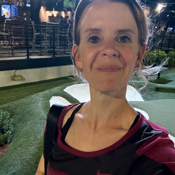 Meet your Posher, Ashley - Picture 2 of 2